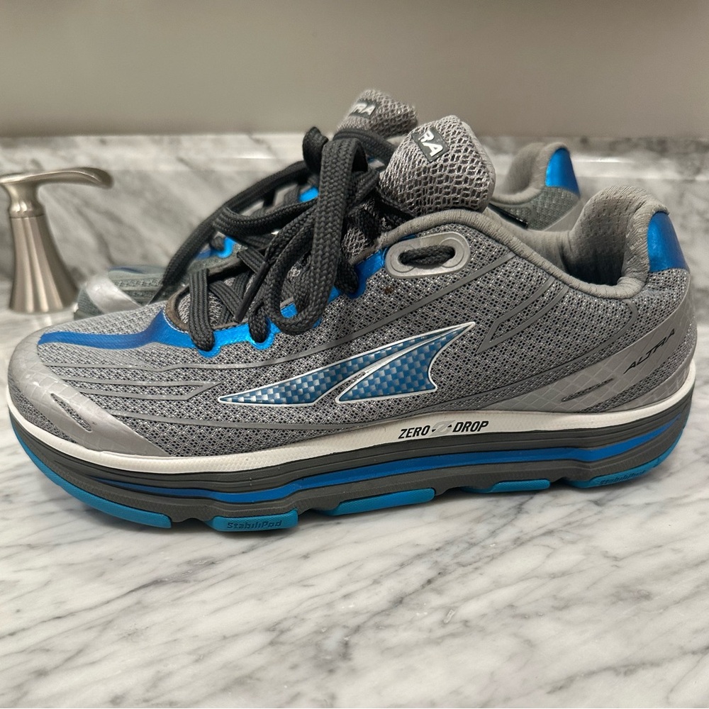 Altra size 8 sneakers